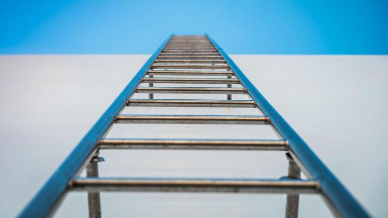 Escada de Fibra de Abrir: Praticidade e Segurança
