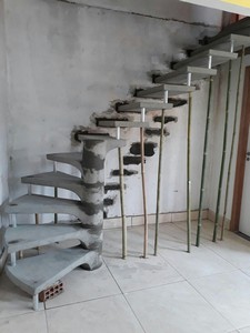 escadas internas de concreto em l
