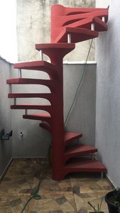 escada caracol de ferro externa