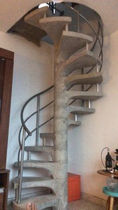 escada de ferro caracol interna